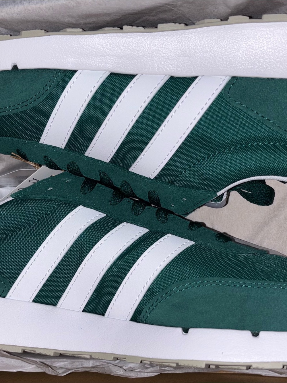adidas Run 60s 2.0
Collegiate Green Cloud White Metal Grey